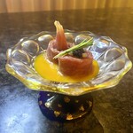 六本木 焼肉きらく - 和牛ウチモモの甘酢茗荷巻き