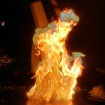 しらかわ - ステーキをフランベしているところ♪