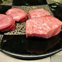 八重洲 steak & seafood 鉄板焼き 一心 - 本日のメイン（A5黒毛和牛サーロインとタンモト）をご披露