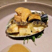 八重洲 steak & seafood 鉄板焼き 一心 - 北海道産アワビに北海道産ウニ（しかも大粒）をトッピング！