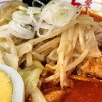 蒙古タンメン中本 - シャキシャキ野菜アップ