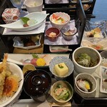 和食の美波 - カメラの画角に入りきらなくて撮るのが大変でした。