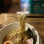 酒肴場 屯 - ツルパツ細ストレート麺の食感もサイコー