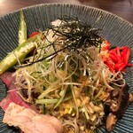 人力俥 - 白髪ネギの下にはきゅうり、錦糸卵、大量のハム！