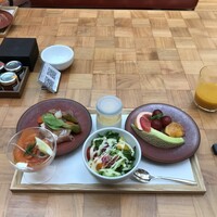 ザ タヴァン グリル＆ラウンジ - 