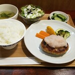 キッチン ブルー グローブ - 豚挽き肉と枝豆のハンバーグ　梅おろし添え