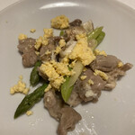 シシリヤ - せせりとアスパラのミモザ風