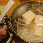飲食笑商何屋ねこ膳 - 湯豆腐