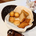 旧軽井沢ホテル音羽ノ森 - 焼きたてパン４種