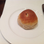 レストラン・ミヤタ - 自家製の全粒粉のパン