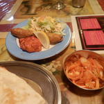 インドレストラン ラム - サラダ・シシカバブ・チキンティッカ・玉ねぎ漬物