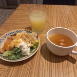 common cafe 丸の内センタービル店 - スープバー、サラダバー、ドリンクバー