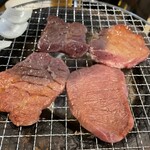 十日市場本格塩ホルモン焼肉炭備 - 