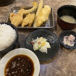 天ぷら だるま いちばん - 肉天定食990円（ブタ、ささみ、鶏もも2枚、野菜3種）