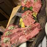個室焼肉 やっちゃ場 - 