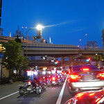 リストランテ ピッツェリア ジャンカルロ トウキョウ - 前にマリオの車列