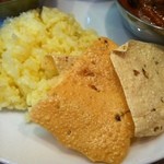 インダス - カレー食べ放題￥980　ライス　パパド