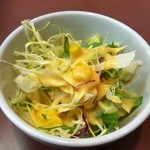 インダス - カレー食べ放題￥980　サラダ（食べ放題ではない）