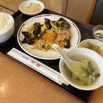 中国料理 京蘭 - キクラゲ玉子と豚肉炒め定食（790円）