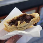 鳴門鯛焼本舗 - ・「十勝産あずき(¥280)」の断面。