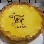 焼きたてチーズタルト専門店 PABLO mini - PABLOの“焼きたて”チーズタルト（ミディアム）￥７８０