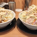 豚山 - 左）小大冷やし中華　右）大冷やし中華