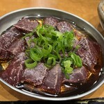 ニューシンヤショクドウ くるみ - 和牛ツラミ刺し