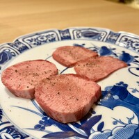 肉亭ふたご iki 本郷三丁目店 - 厚切りタン塩・上タン塩