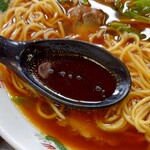 日本一 - ラーメンのタレをレンゲに入れてみるとこんな感じ (2024.06.18)
