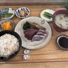 食堂めぐる