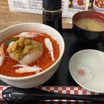 朝市食堂 - 小樽丼