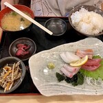屋台居酒屋 大阪 満マル 京橋コムズガーデン店 - お刺身定食