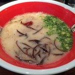 モヒカンラーメン - あっさり系トンコツに一味系の薬味が旨い！
