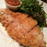 ミラノ風カツレツ 950円。