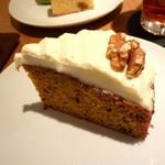 お茶とお菓子まやんち - モーロットスカーカ（にんじんケーキ）　\550