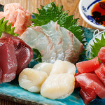 食堂酒場 明日も。 - 刺身盛り合わせ