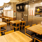 食堂酒場 明日も。 - 大人数が入るテーブル席