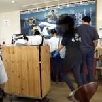 しーらすAQUA - 人が多いので並ぶ様になります。予約して早い時間の入店がおすすめです！