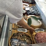 しーらすAQUA - 刺身棚な小さいので、１２時頃入店すると並びます！ご注意を！