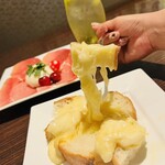 黒毛和牛とラクレットチーズ ガリチーノ 蒲田 - 