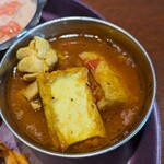 GREEN BROWN - 「チキンと厚揚げのトマトカレー」