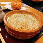 手打麺舗丸一 - 桜たらいうどん冷