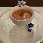 東洋軒 - トマトの冷製スープ。初めての味でしたー。