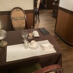 東洋軒 - この席で優雅に、、、笑