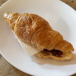 ファミリーマート - 料理写真:あんクロワッサン(クリームぜんざい風味) 2024.6
