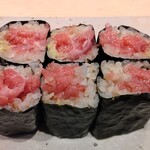 すしやのたい悟 - 鳥取境港天然本鮪漉き身とエシャロット巻き