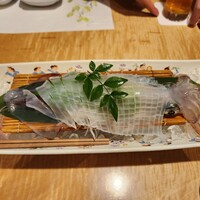 対馬のどぐろとイカ活き造り 博多 魚蔵 都ホテル店 - やりいか活き造り