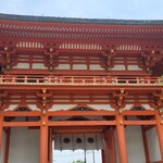 あぶり餅 本家 根元 かざりや - 今宮神社の美しく立派な門