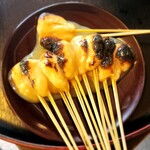 あぶり餅 本家 根元 かざりや - おかわり分、女将さんのご好意で2本おまけしていただきました。どうもありがとうございました。涙