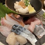 魚としゃり - 10種盛り2596円と鯛白子ポン酢968